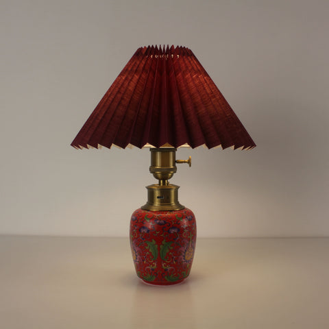 Batteriebetriebene Tischlampe aus Keramik und Emaille