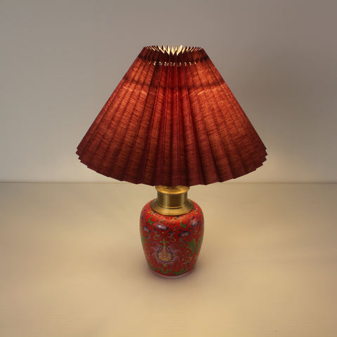 Batteriebetriebene Tischlampe aus Keramik und Emaille