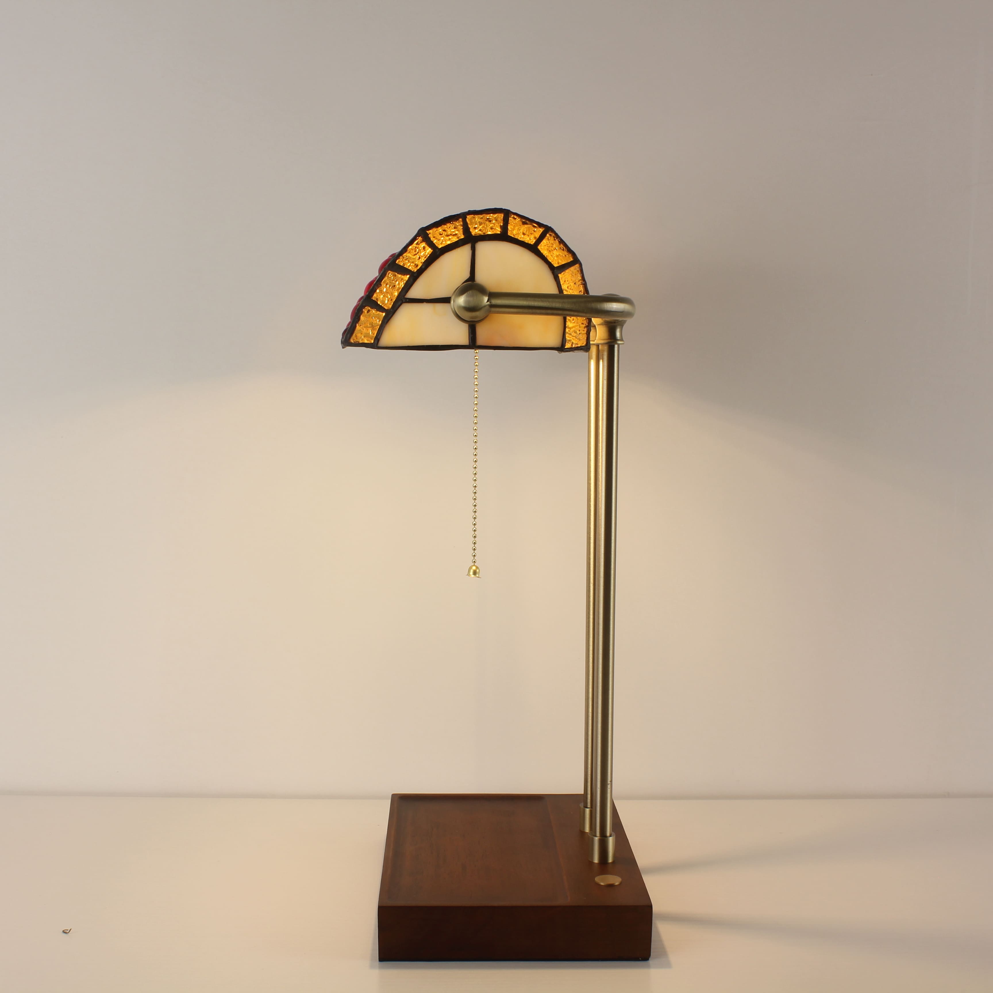 battery charged tiffany bankers lamp