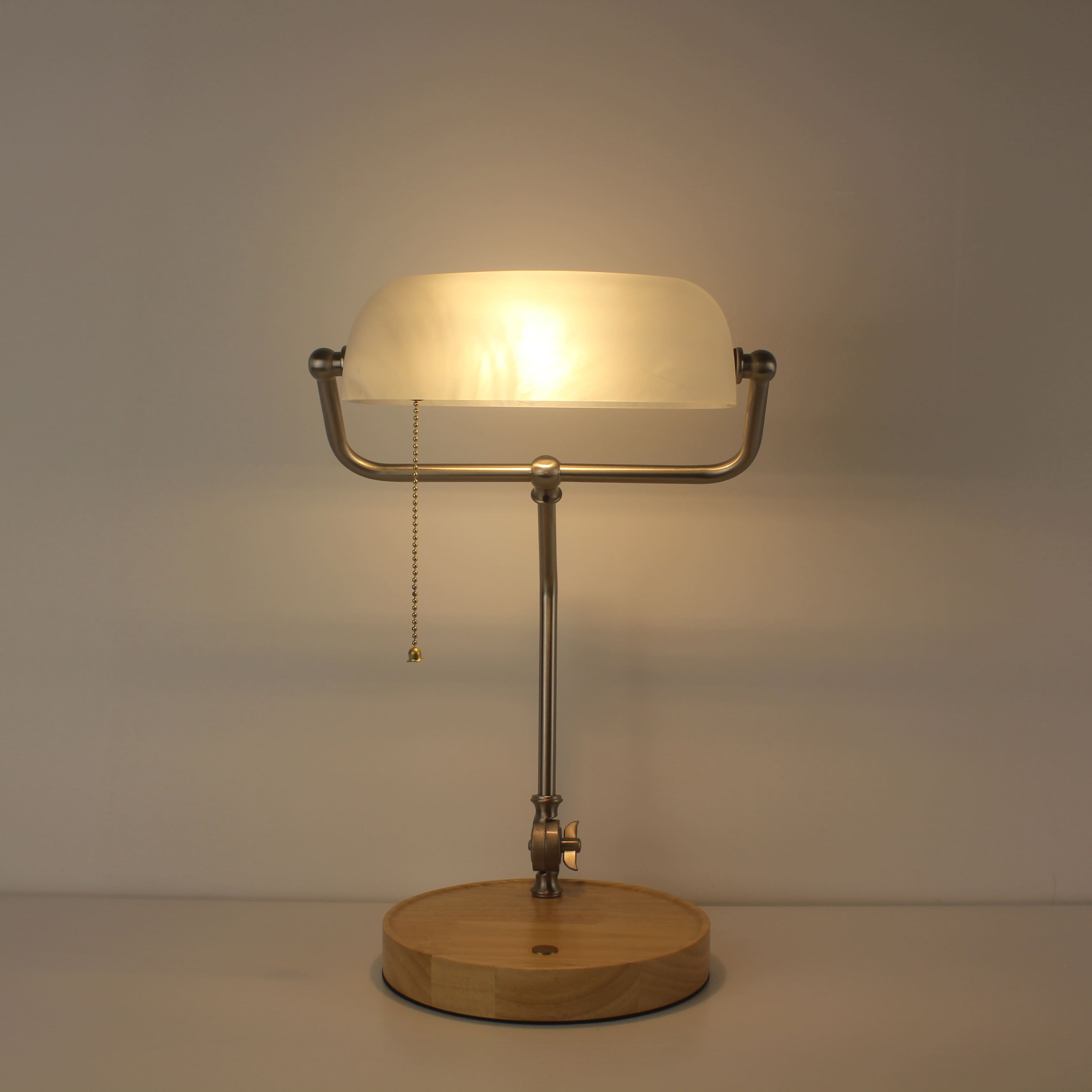 battery powered office lamp