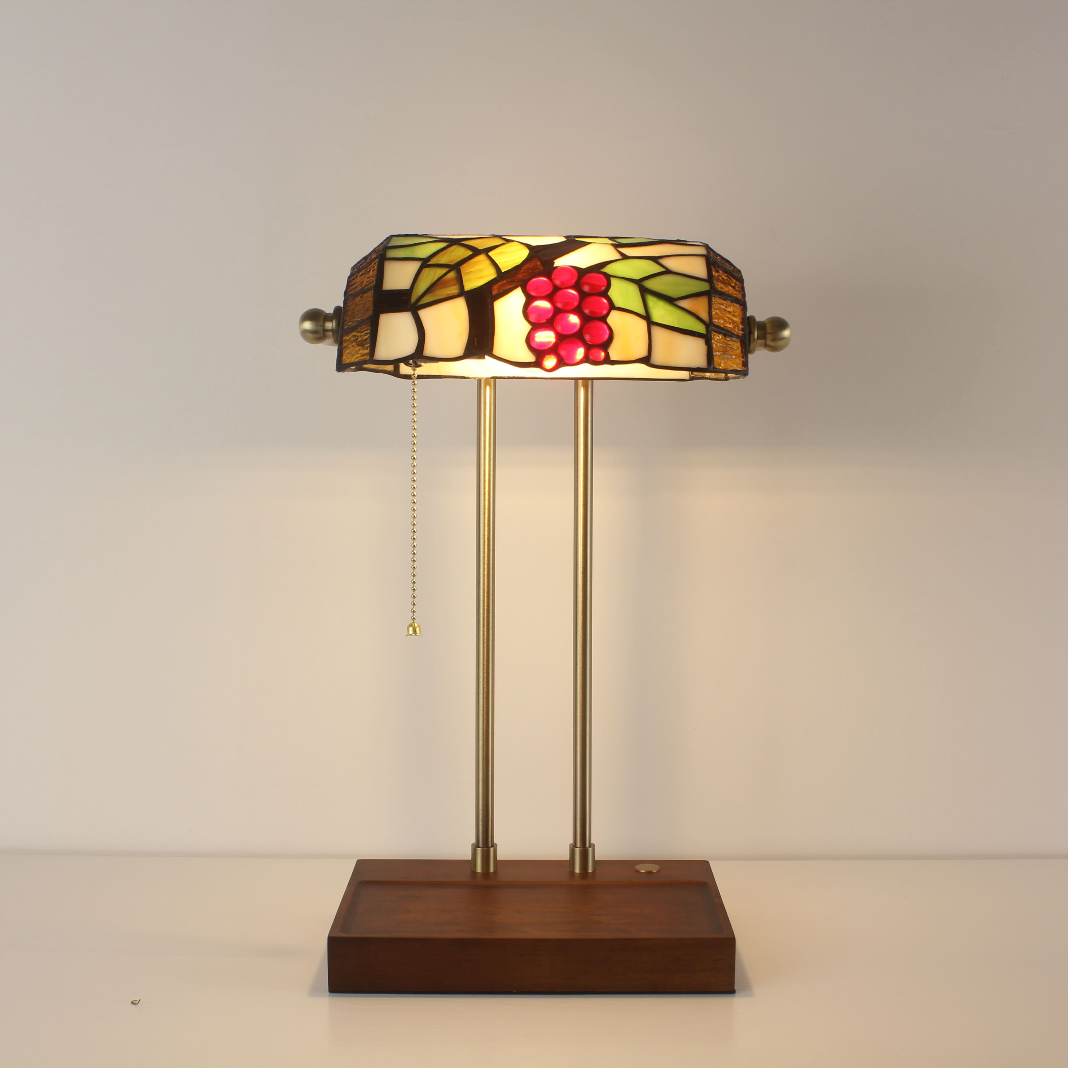 portable tiffany bankers lamp