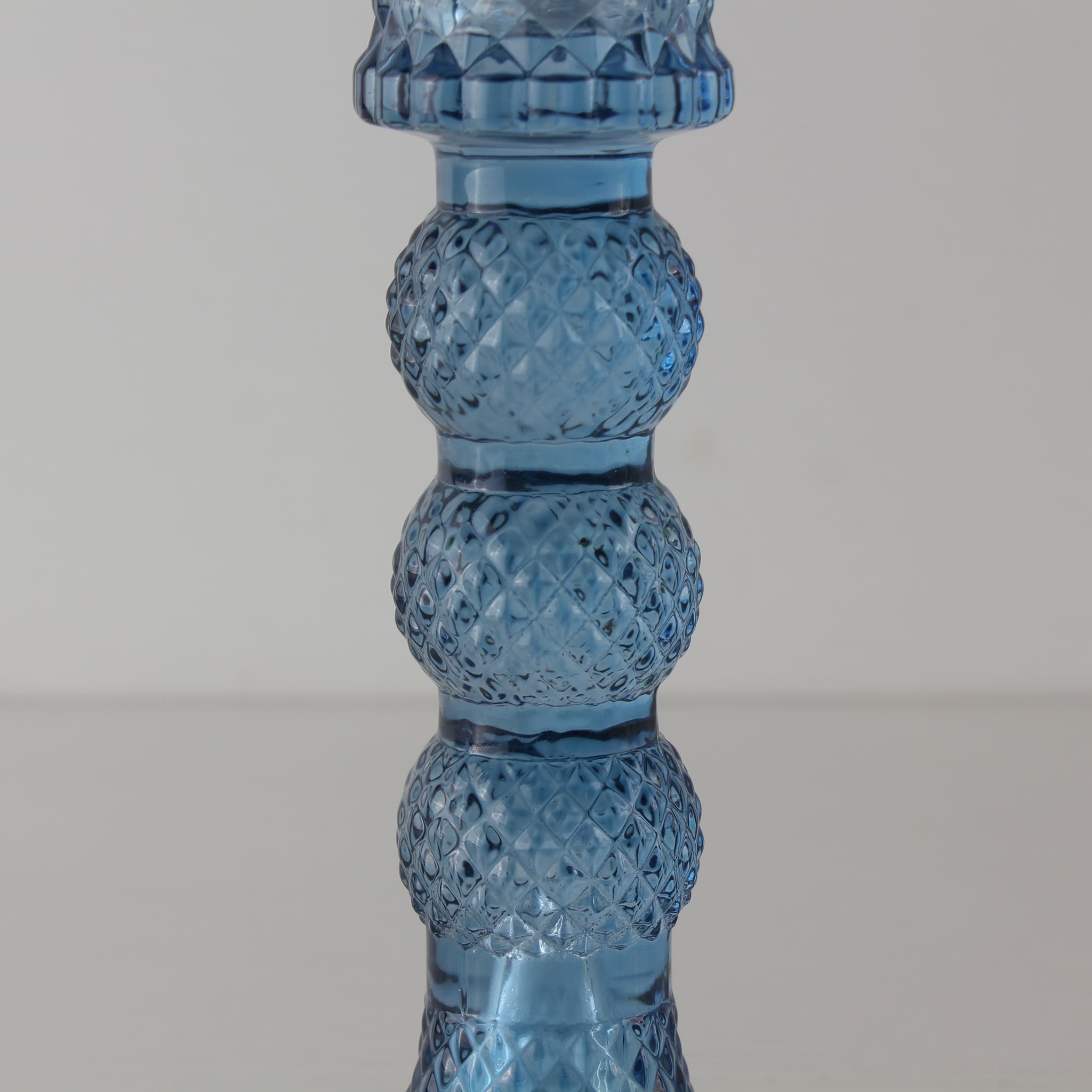 Technical specifications for Prism blue glass lamp: 15.5cm diameter, 25.5cm height, 5000mAh battery, and 250LM brightness.