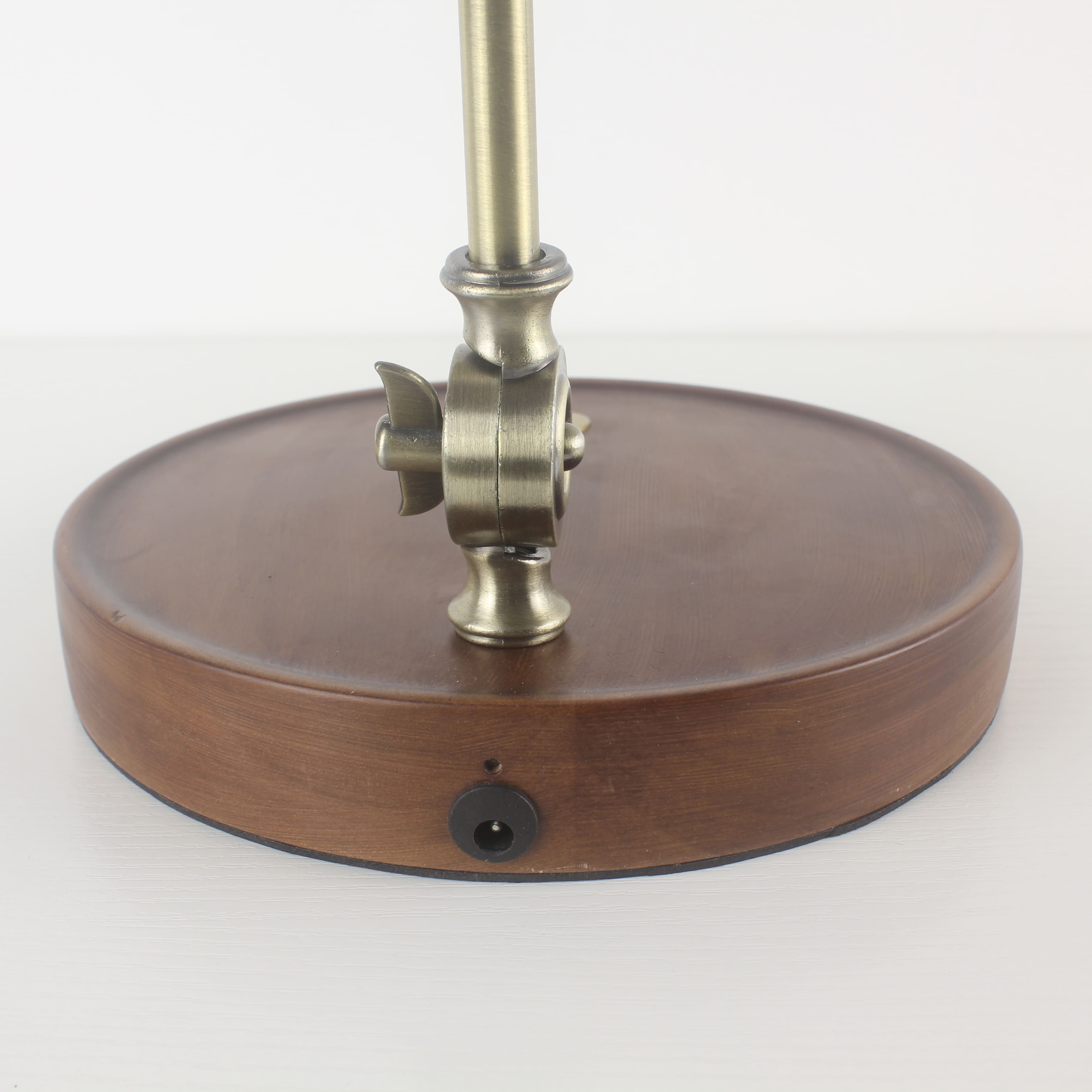 rechargeable cordless tiffany bankers lamp Detail