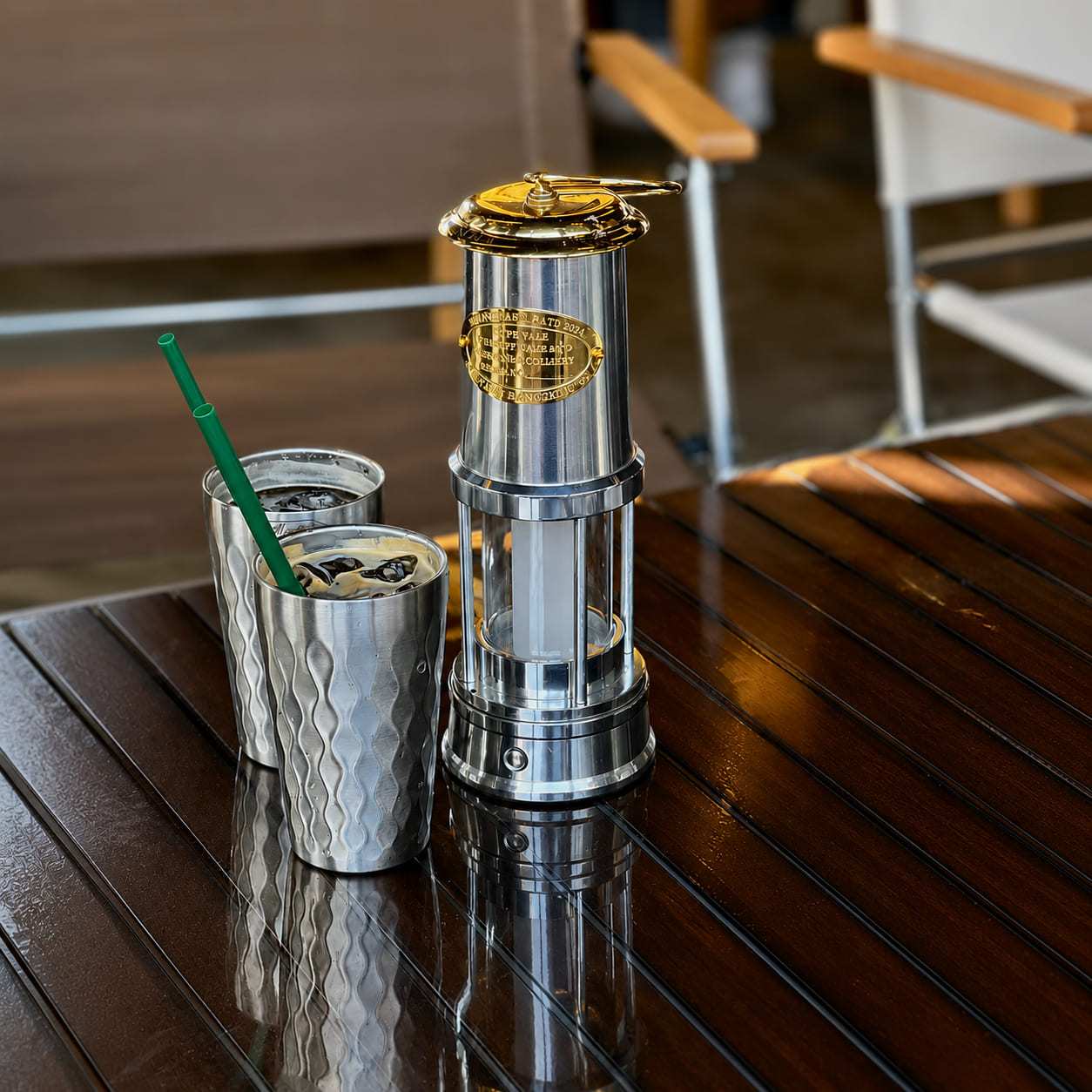 Rechargeable cordless lantern used as restaurant table lighting-2